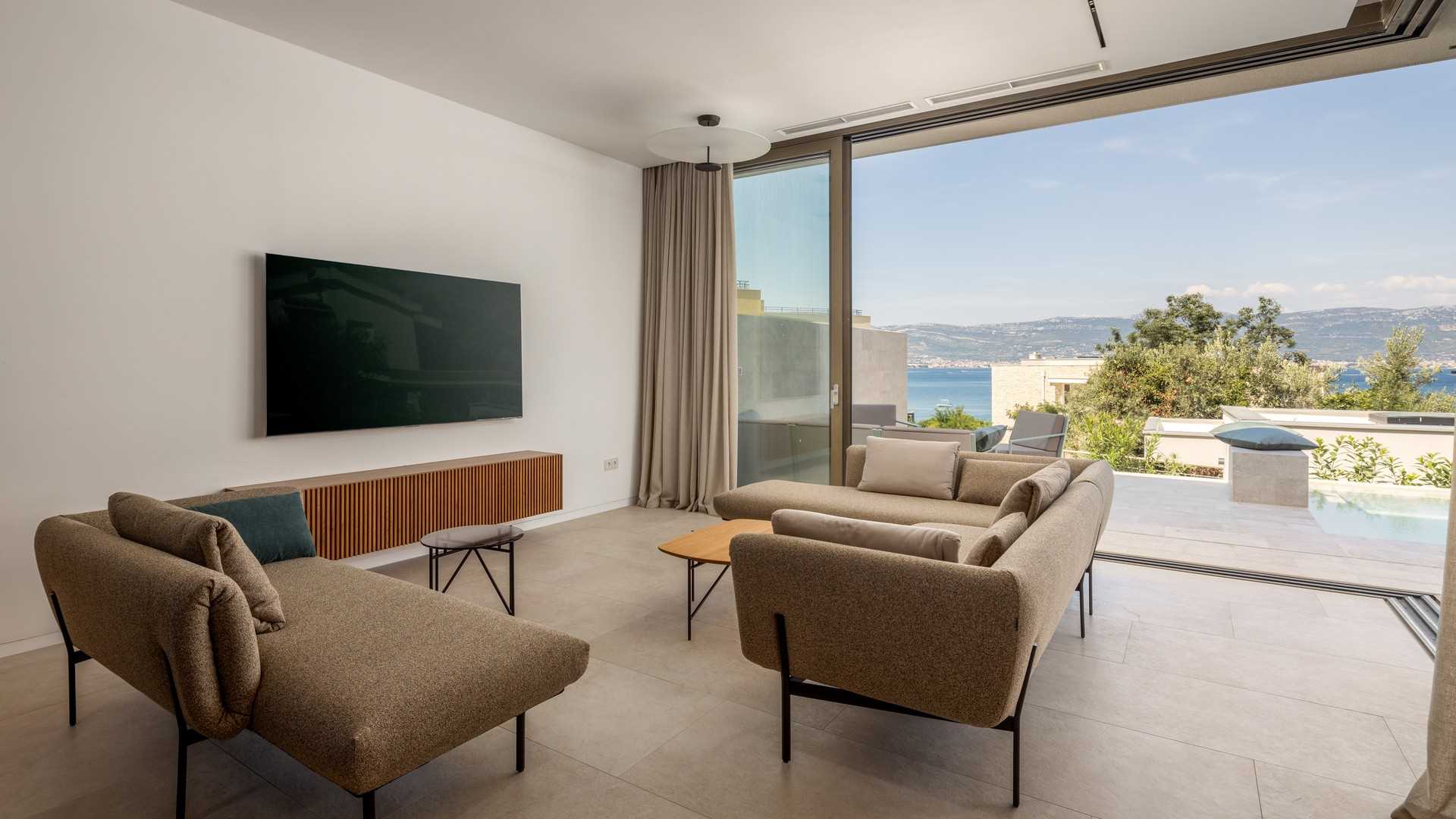 Modern beachside Villa Terra with pool