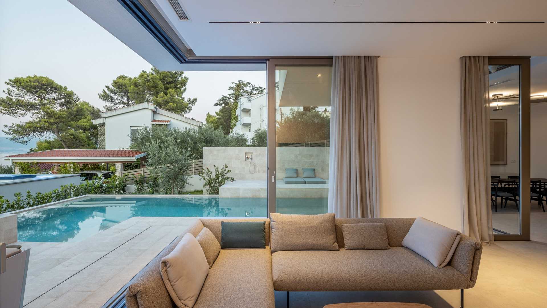 Modern beachside Villa Terra with pool