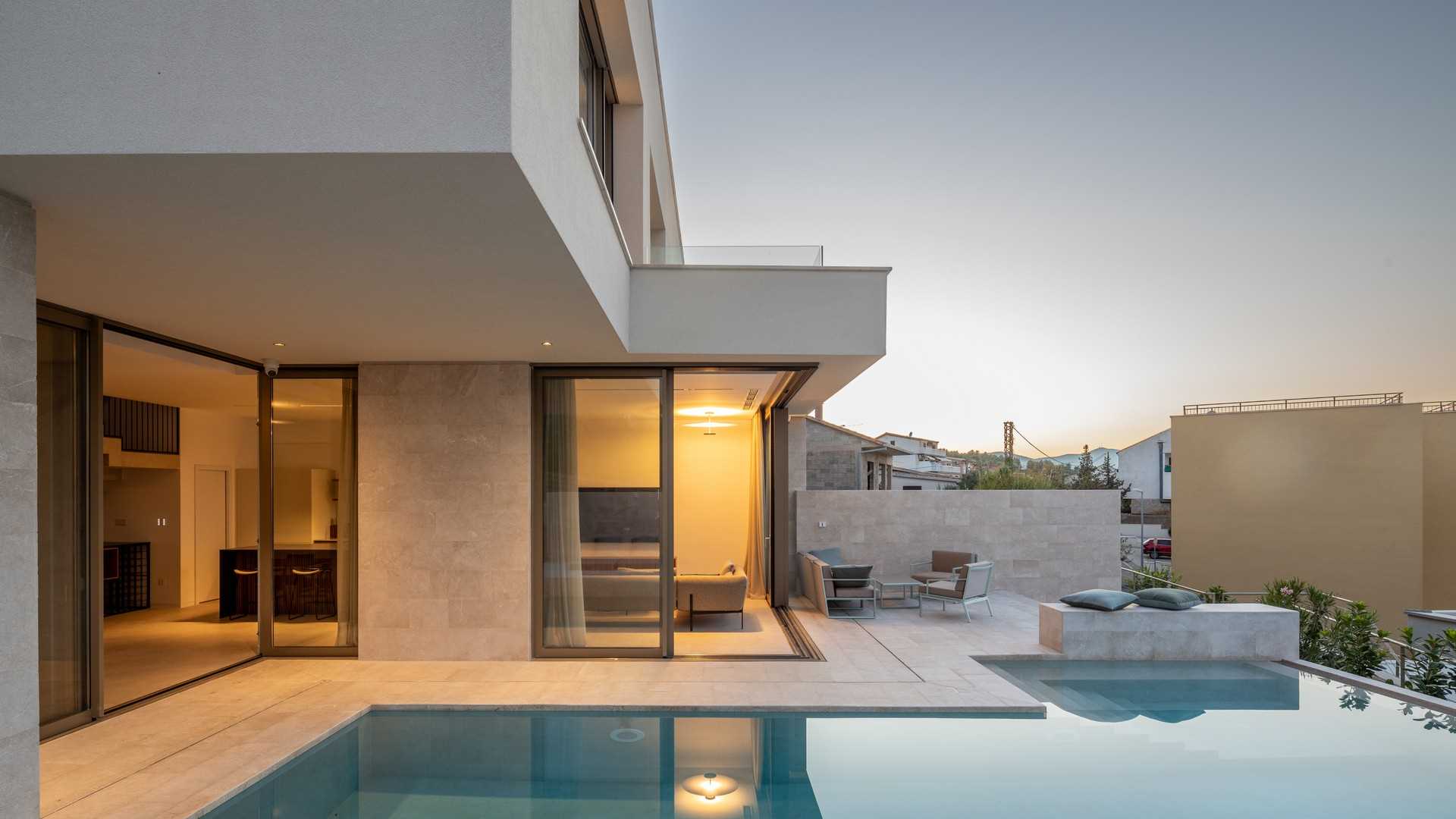 Modern beachside Villa Terra with pool