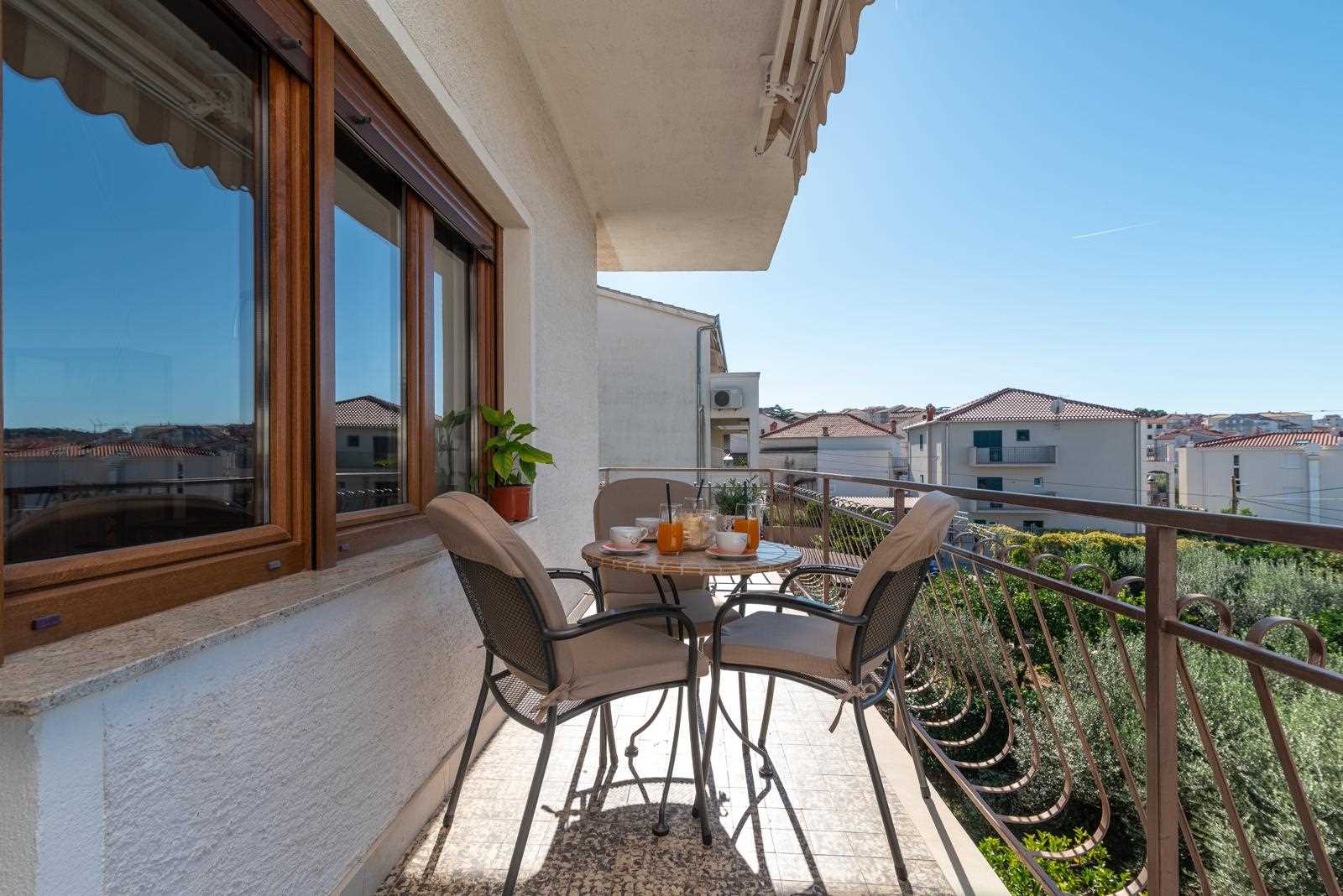 Charming Apartment Domi