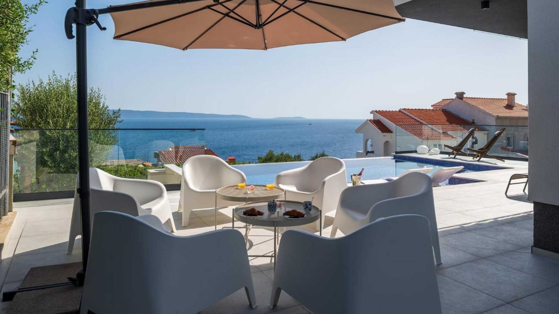 Villa Julian with a heated pool