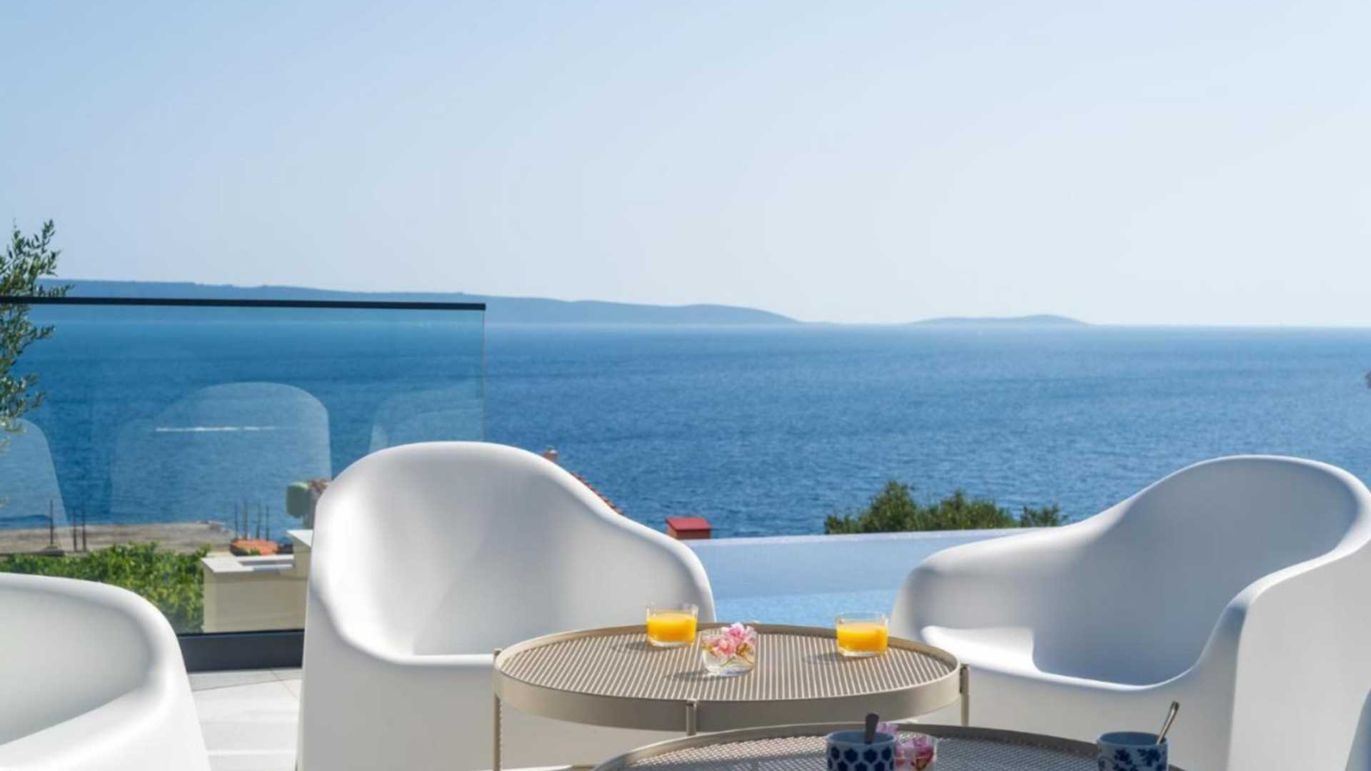 Villa Julian with a heated pool