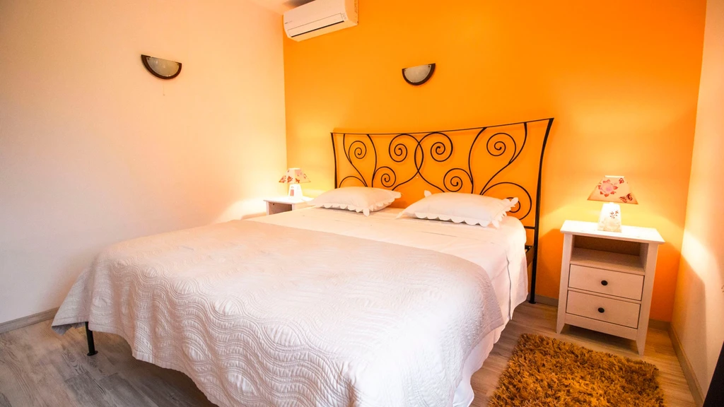 Seaview Villa with Private Pool in Okrug Gornji