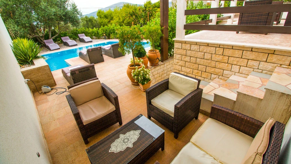 Seaview Villa with Private Pool in Okrug Gornji