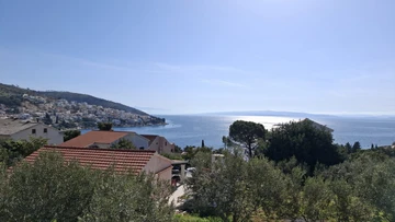 Seaview Apartment with Balcony in Okrug Gornji