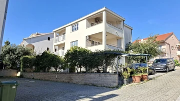 Seaview Apartment with Balcony in Okrug Gornji