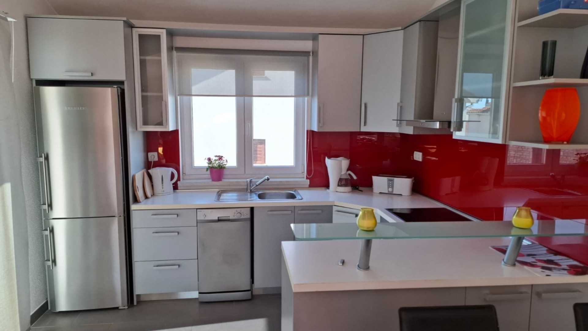 Apartment More in Okrug Gornji