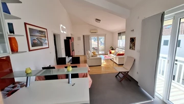 Seaview Apartment with Balcony in Okrug Gornji