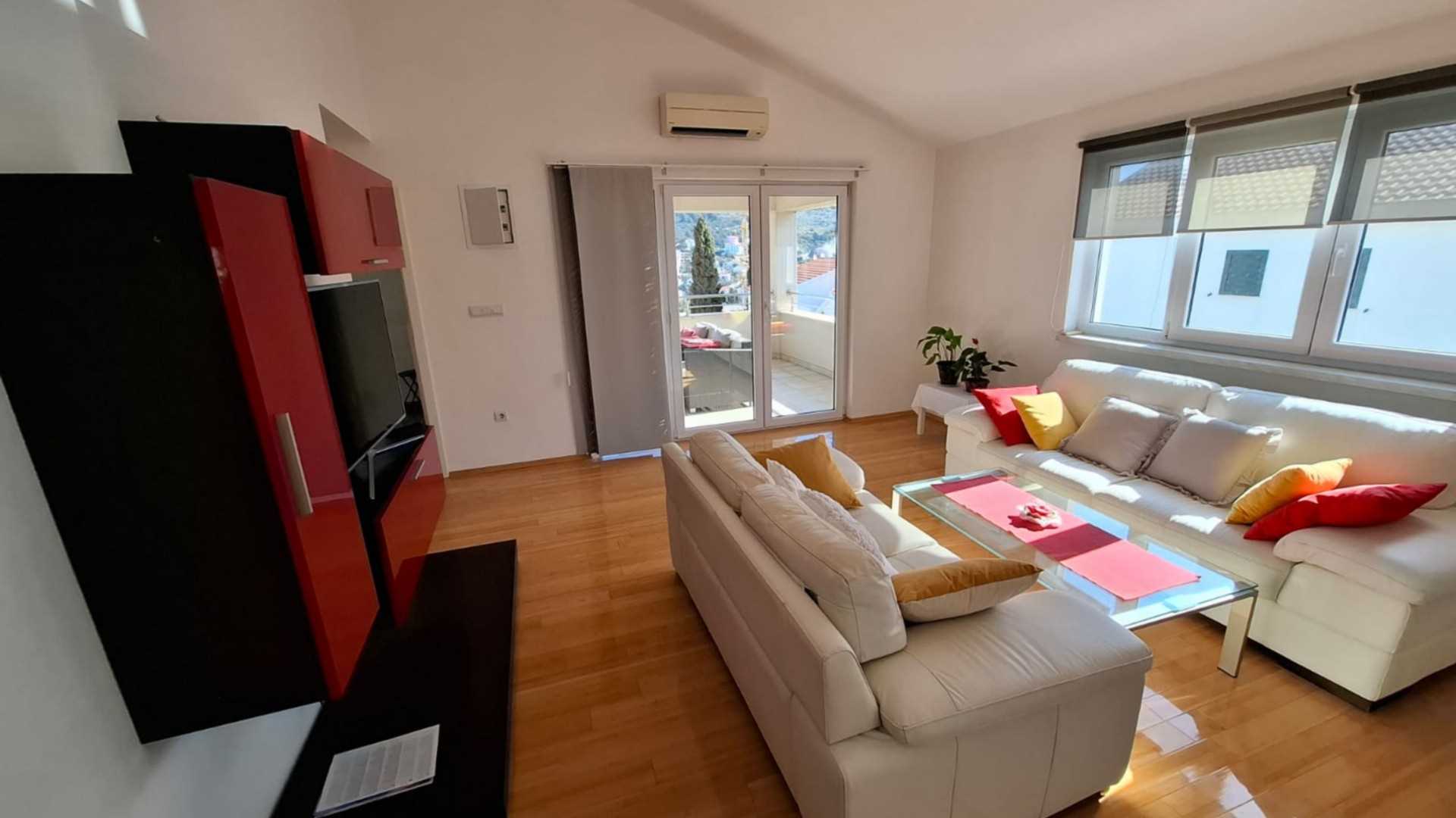 Apartment More in Okrug Gornji