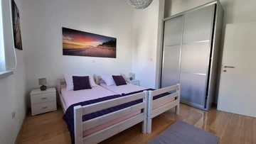 Seaview Apartment with Balcony in Okrug Gornji