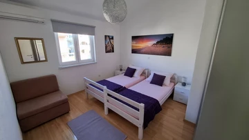 Seaview Apartment with Balcony in Okrug Gornji