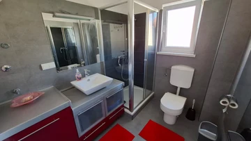 Seaview Apartment with Balcony in Okrug Gornji