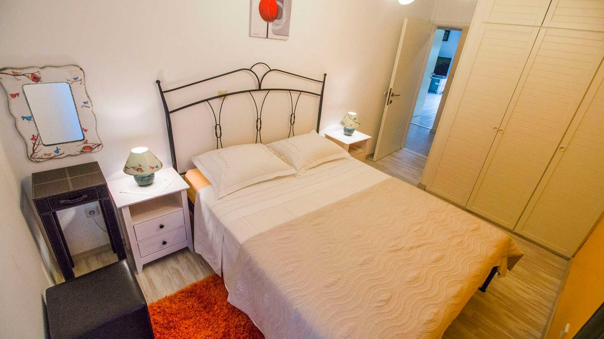 Modern Apartment Nia 1 with terrace and pool