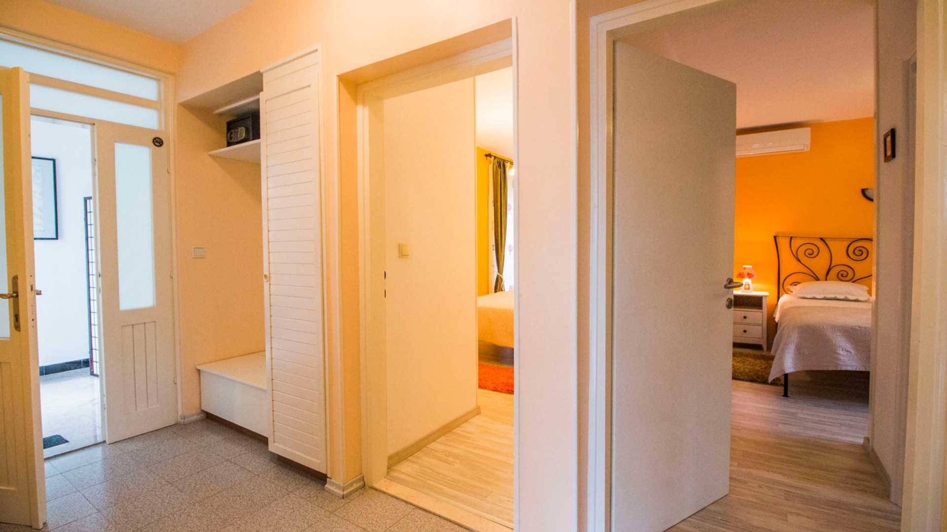 Modern Apartment Nia 1 with terrace and pool