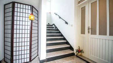 2-Bedroom Apartment in Okrug Gornji for 6 Guests