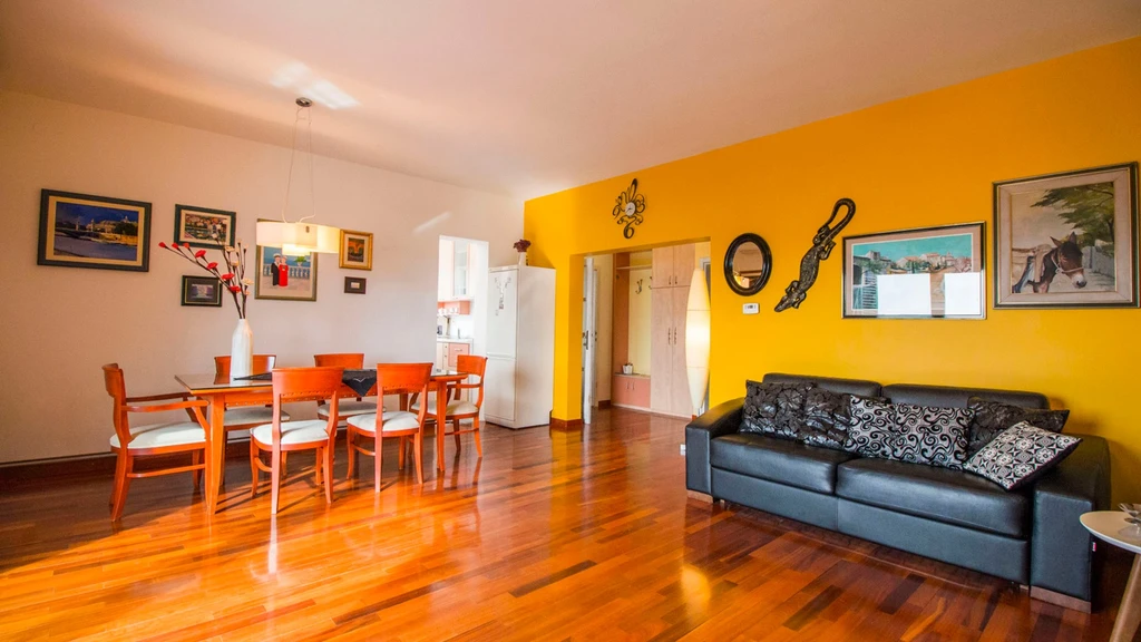2-Bedroom Apartment in Okrug Gornji with Sea View