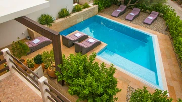 2-Bedroom Apartment in Okrug Gornji with Sea View