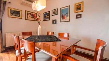 2-Bedroom Apartment in Okrug Gornji with Sea View