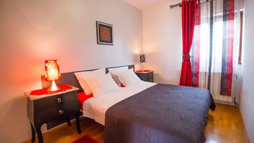 2-Bedroom Apartment in Okrug Gornji with Sea View