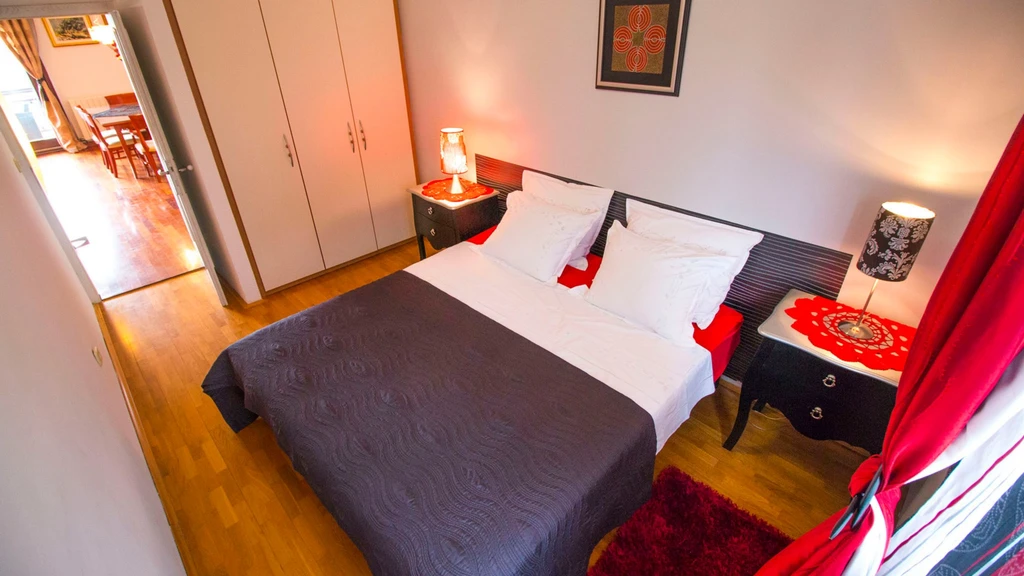 2-Bedroom Apartment in Okrug Gornji with Sea View
