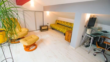 Seaview Apartment for 6 Guests in Okrug Gornji