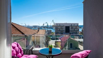 Seget Donji Seaview Apartment for 4 Guests