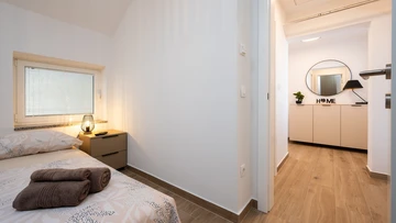 2-Bedroom Apartment in Okrug Gornji for 5 Guests