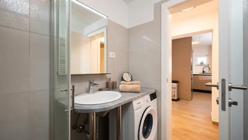 2-Bedroom Apartment in Okrug Gornji for 5 Guests