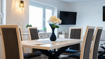 2-Bedroom Apartment in Okrug Gornji for 5 Guests