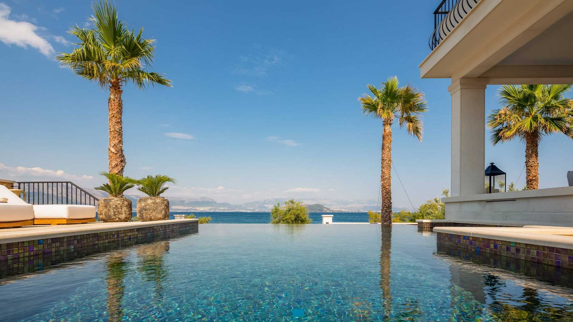 Beachside villa Heaven