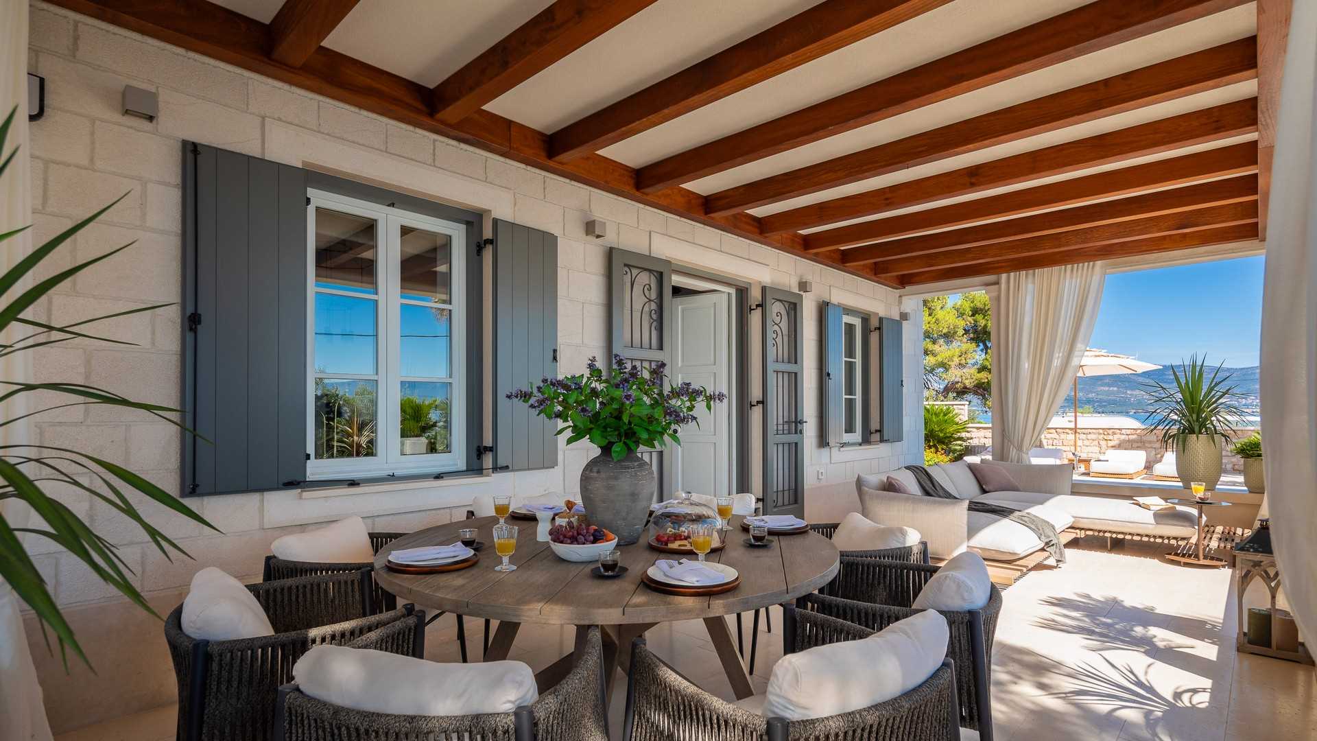 Beachside villa Heaven