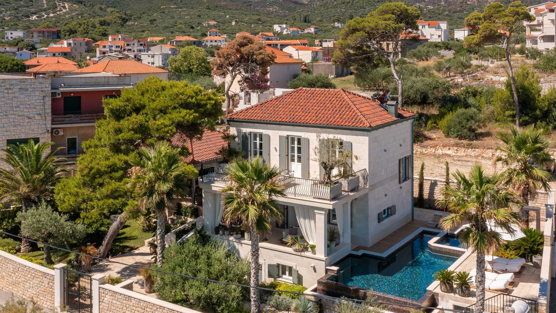 Beachside villa Heaven