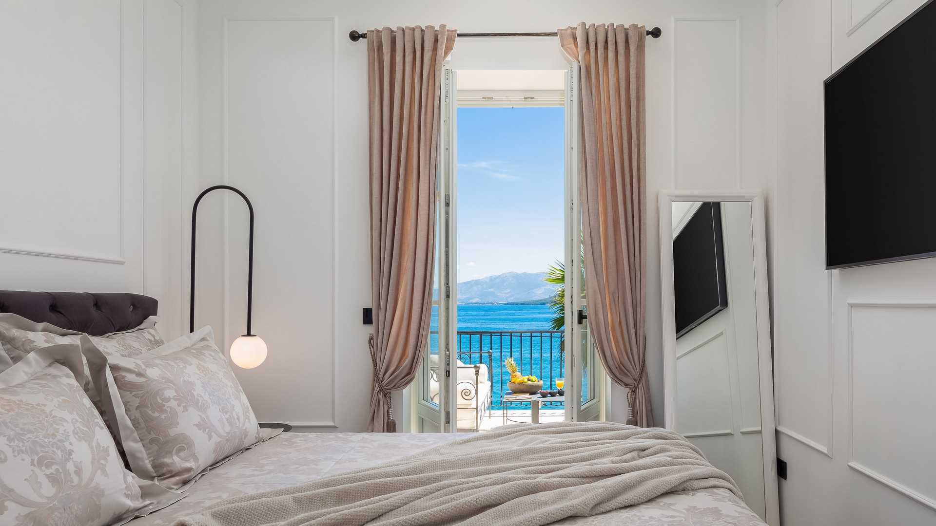 Beachside villa Heaven