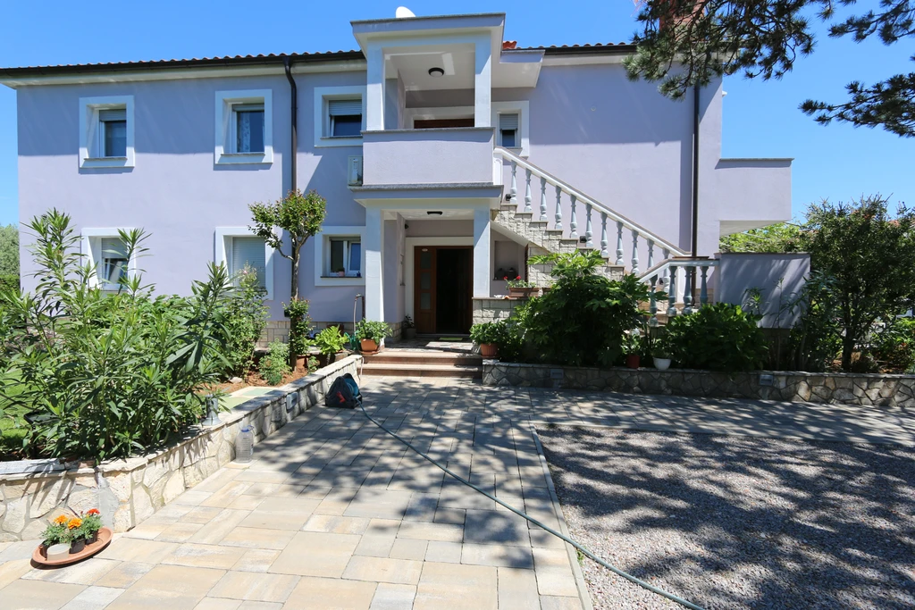 Apartment in Silo (Krk) for Up to 5 Guests