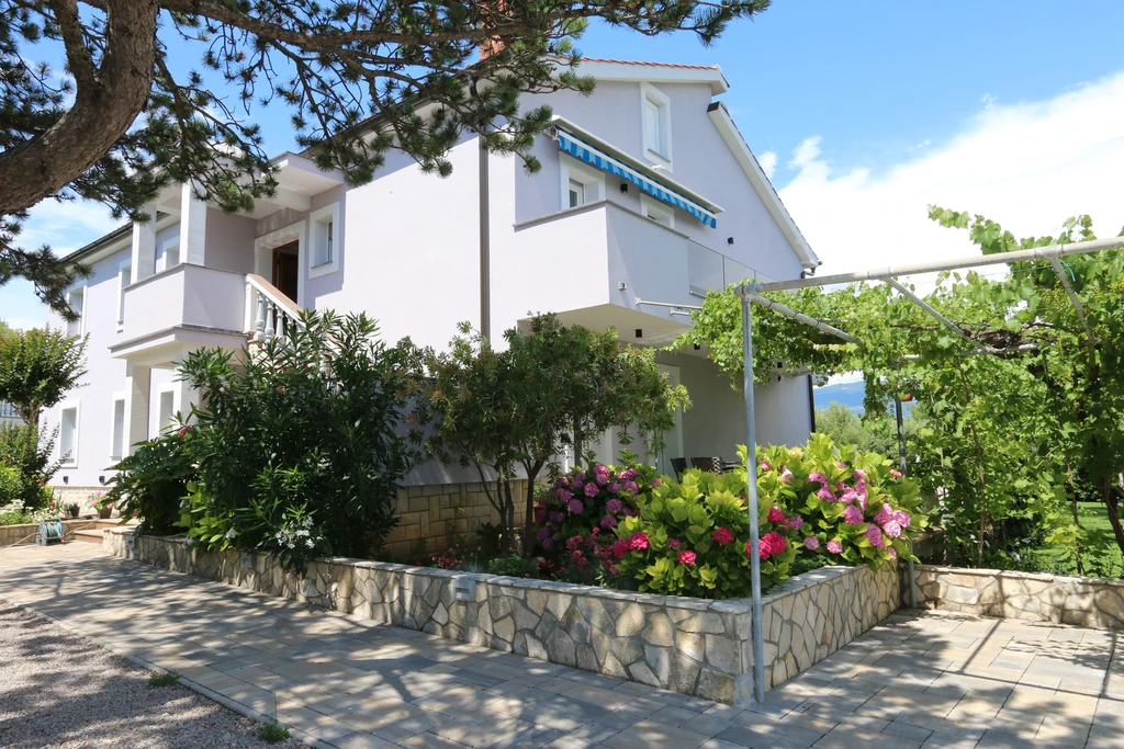 Apartment in Silo (Krk) for up to 3 guests