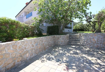 Apartment in Silo (Krk) for up to 3 guests