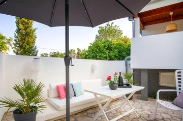 2-Bedroom Apartment in Silo (Island Krk) for 4