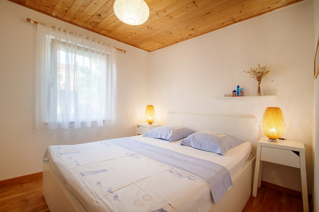 2-Bedroom Apartment in Silo (Island Krk) for 4