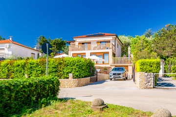 Šilo Apartment for up to 5 Guests