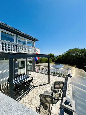 2-Bedroom Apartment in Žestilac for 4 Guests