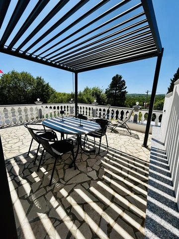 2-Bedroom Apartment in Žestilac for 4 Guests