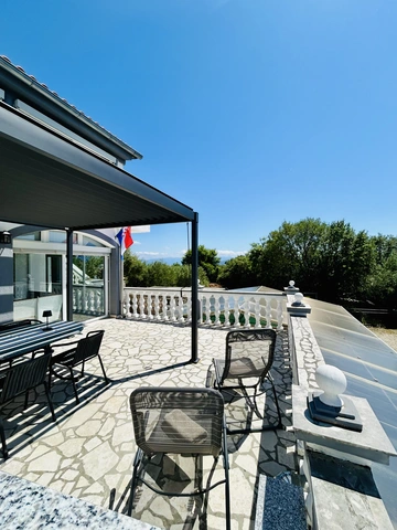 2-Bedroom Apartment in Žestilac for 4 Guests