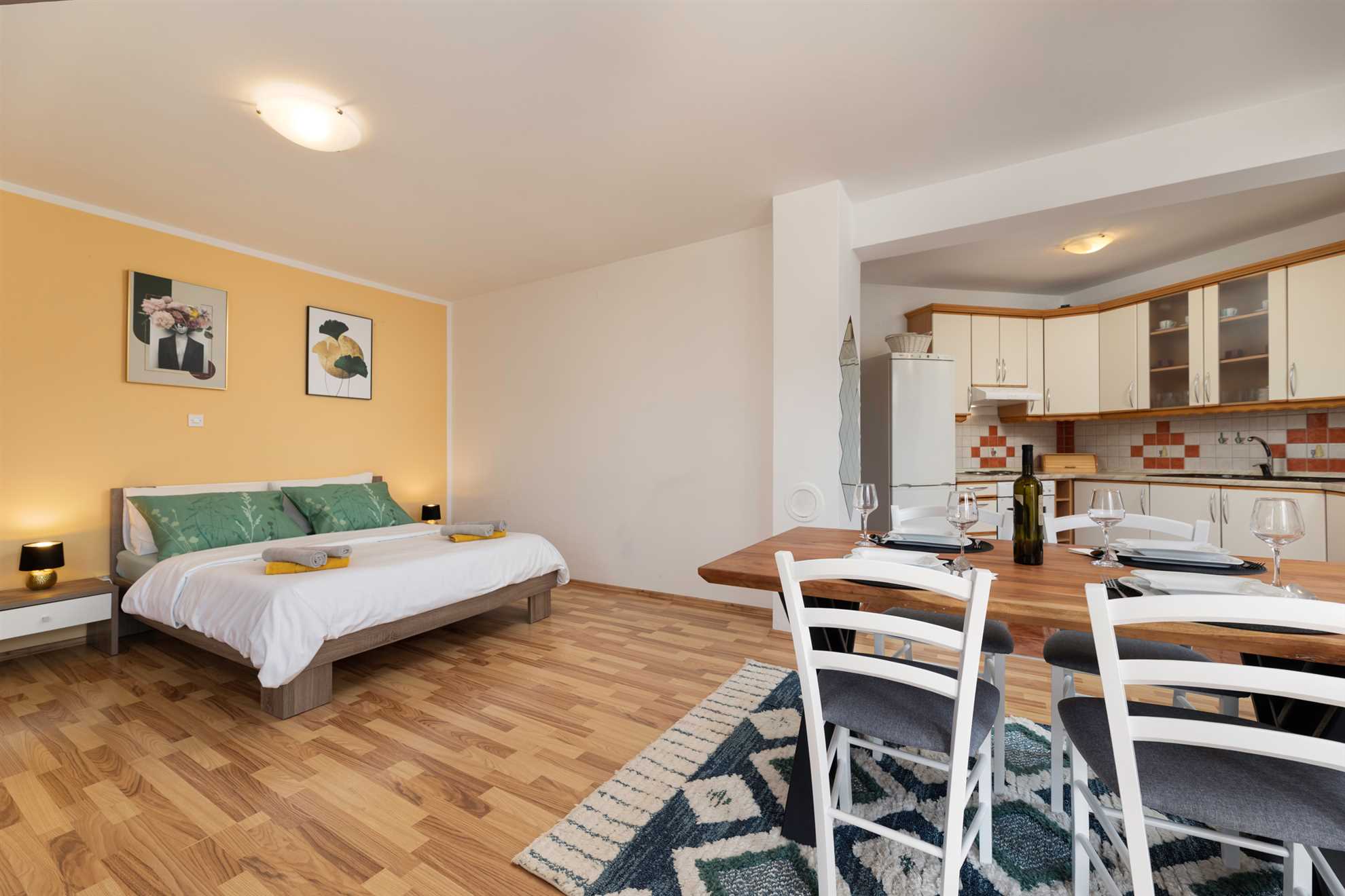 Adela Bijeli Studio Getaway with Parking