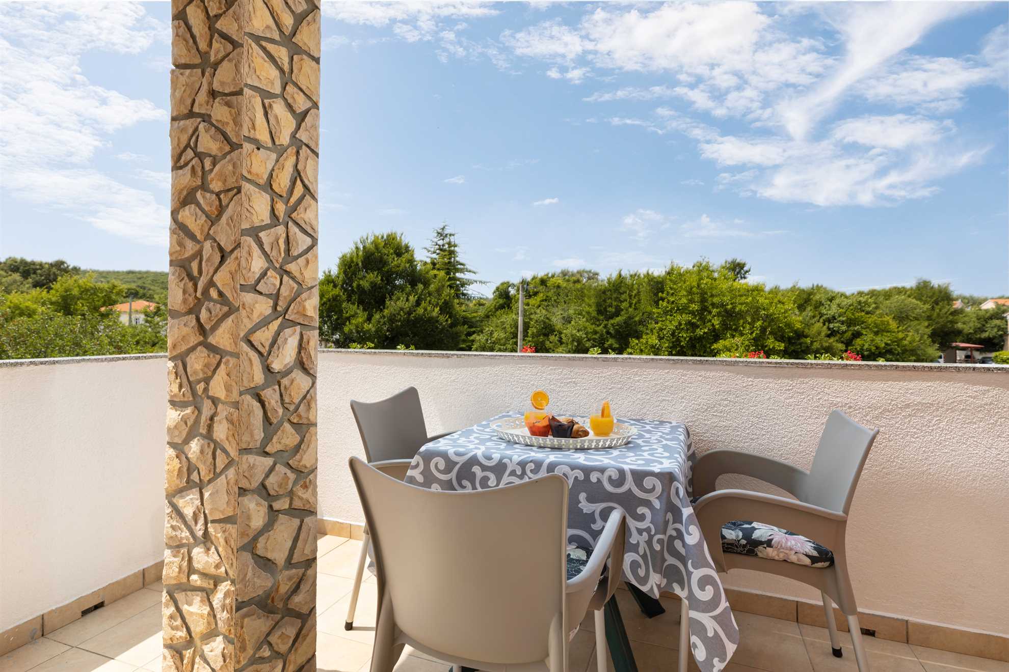 Adela Bijeli Studio Getaway with Parking