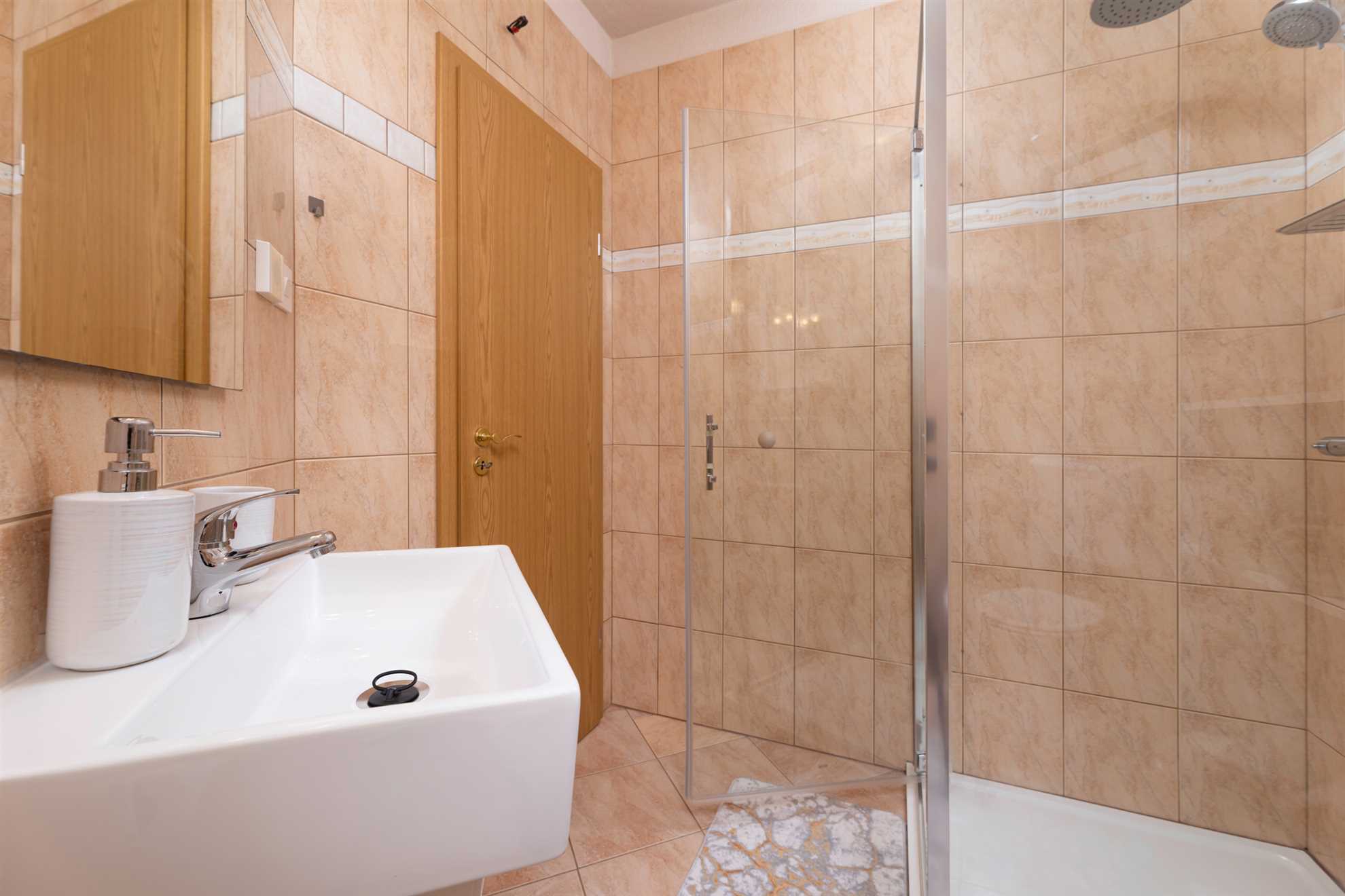 Adela Bijeli Studio Getaway with Parking