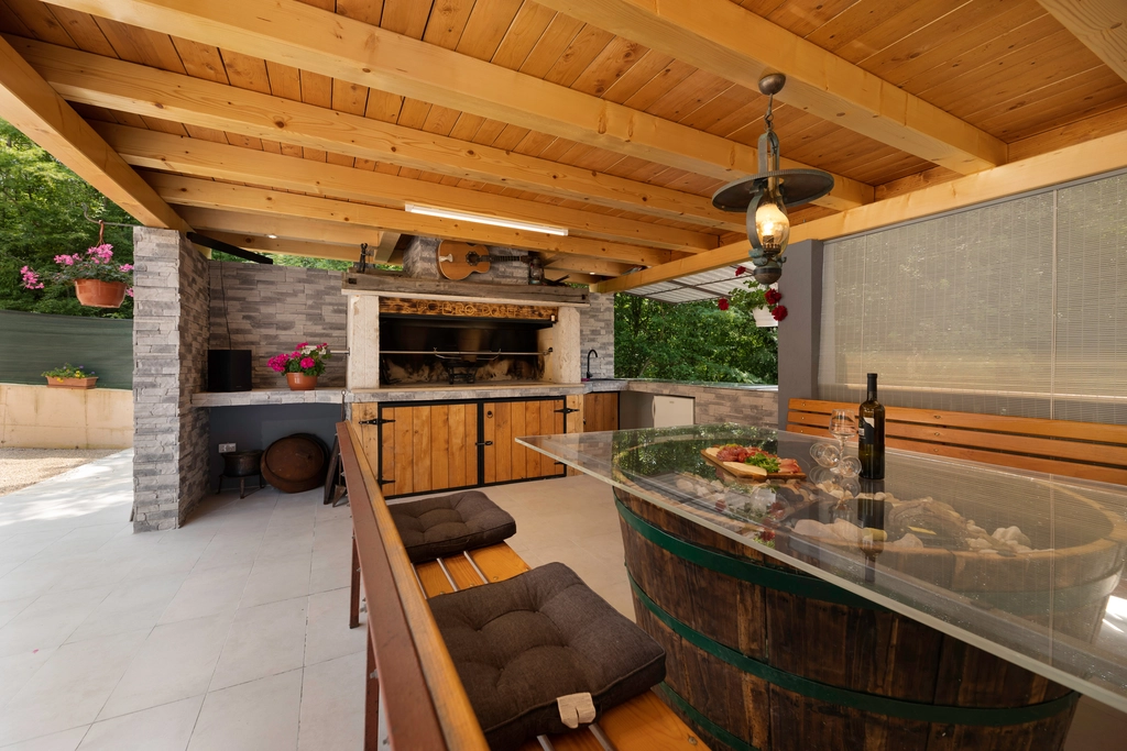 Polje Single-Room Apartment for 2 Guests