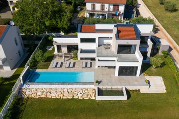 4-Bedroom Villa with Sea View in Markovac