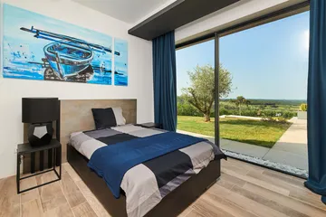 4-Bedroom Villa with Sea View in Markovac