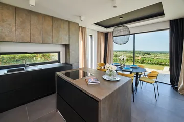 4-Bedroom Villa with Sea View in Markovac