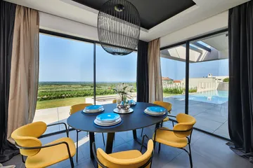 4-Bedroom Villa with Sea View in Markovac